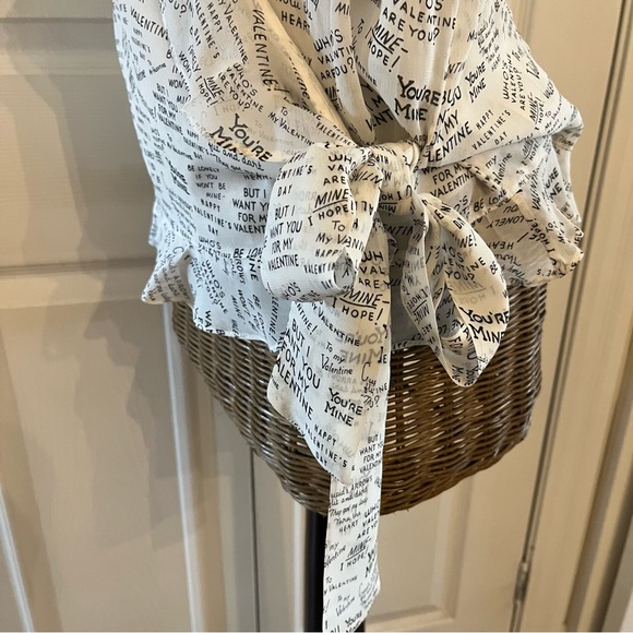 ❤️Meave by Anthropologie Love Note Ruffle Script Valentines Wrap Top, Sz 12 - Picture 6 of 10
